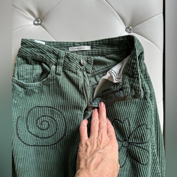 Pacsun Green Corduroy Embroidered Boyfriend Jeans Size 23 - Picture 7 of 14